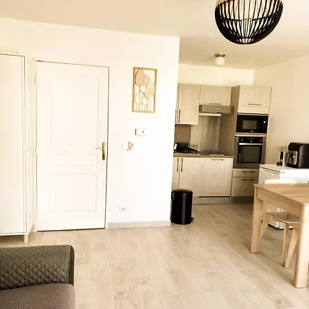 Magnolia 40m2, Wifi Gratuit Et Parking Payant * Montévrain