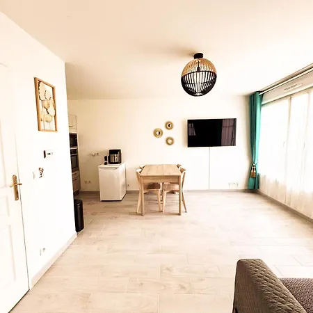 Magnolia 40m2, Wifi Gratuit Et Parking Payant Montévrain